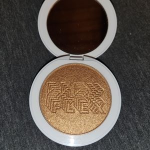 Milk makeup glazed flex highlighter